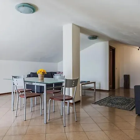 Spacious With Sea View In Lägenhet