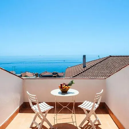 Lägenhet Spacious With Sea View In