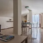 Appartamento Spacious With Sea View In *