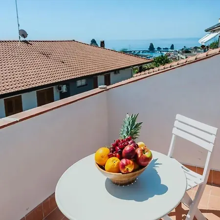 Spacious With Sea View In Aci Castello