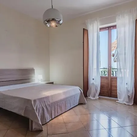 Spacious With Sea View In 아파트 아치카스텔로