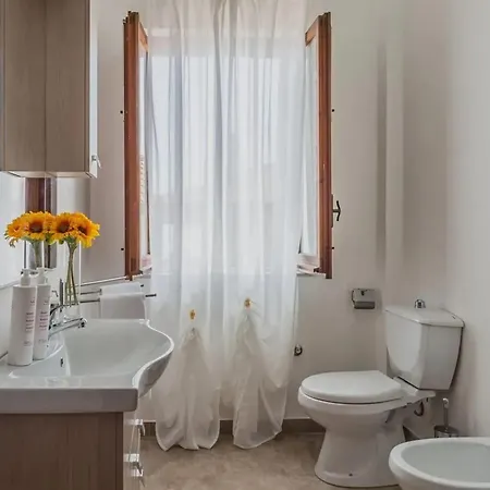 Spacious With Sea View In * 아치카스텔로
